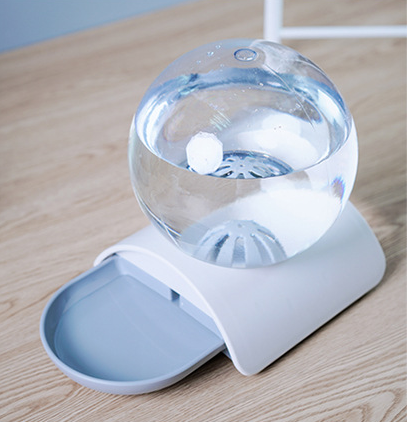 Spherical water fountain